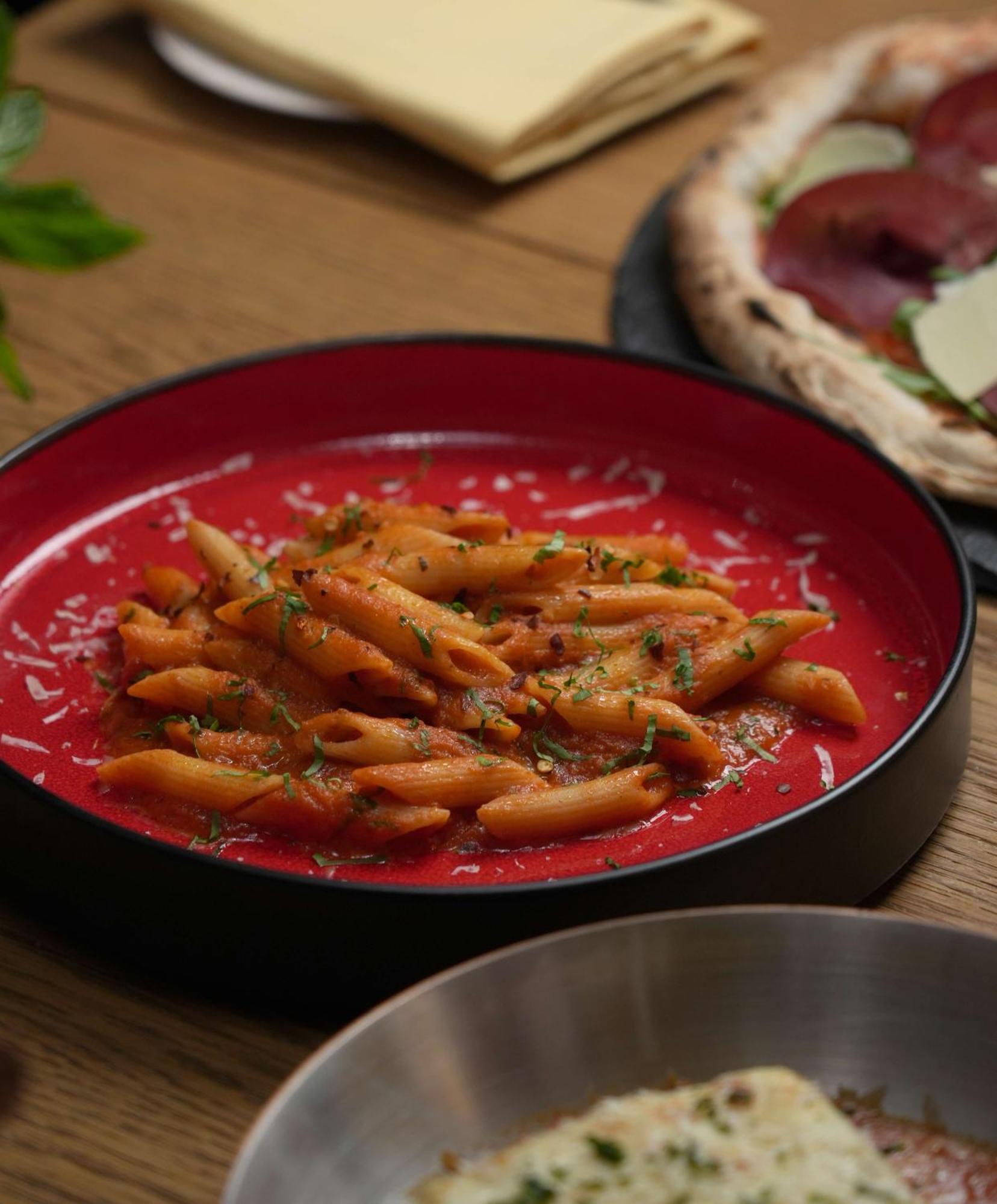 Fairmont Riyadh Eksteriør bilde Pasta with tomato sauce