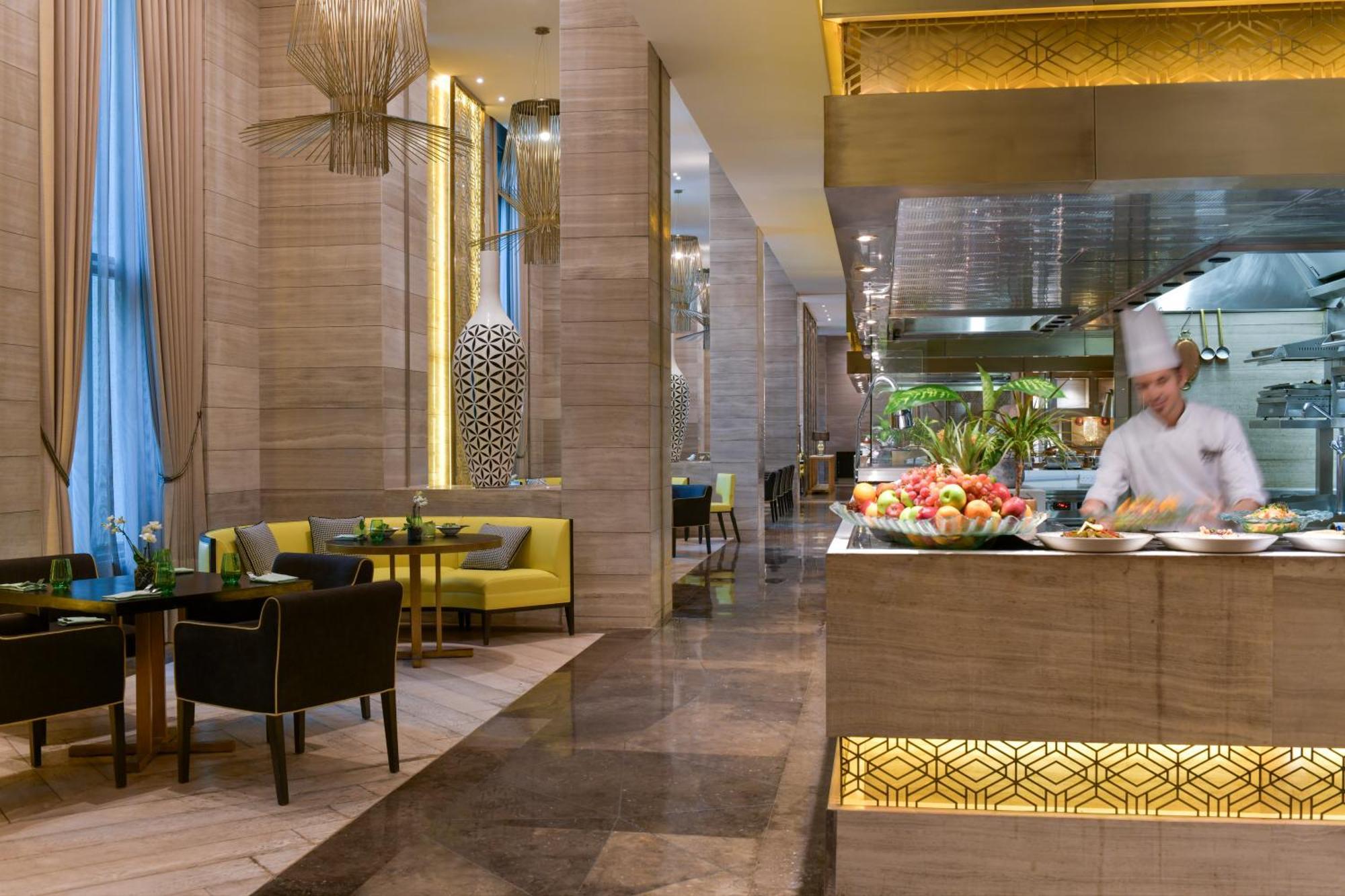 Fairmont Riyadh Eksteriør bilde The restaurant