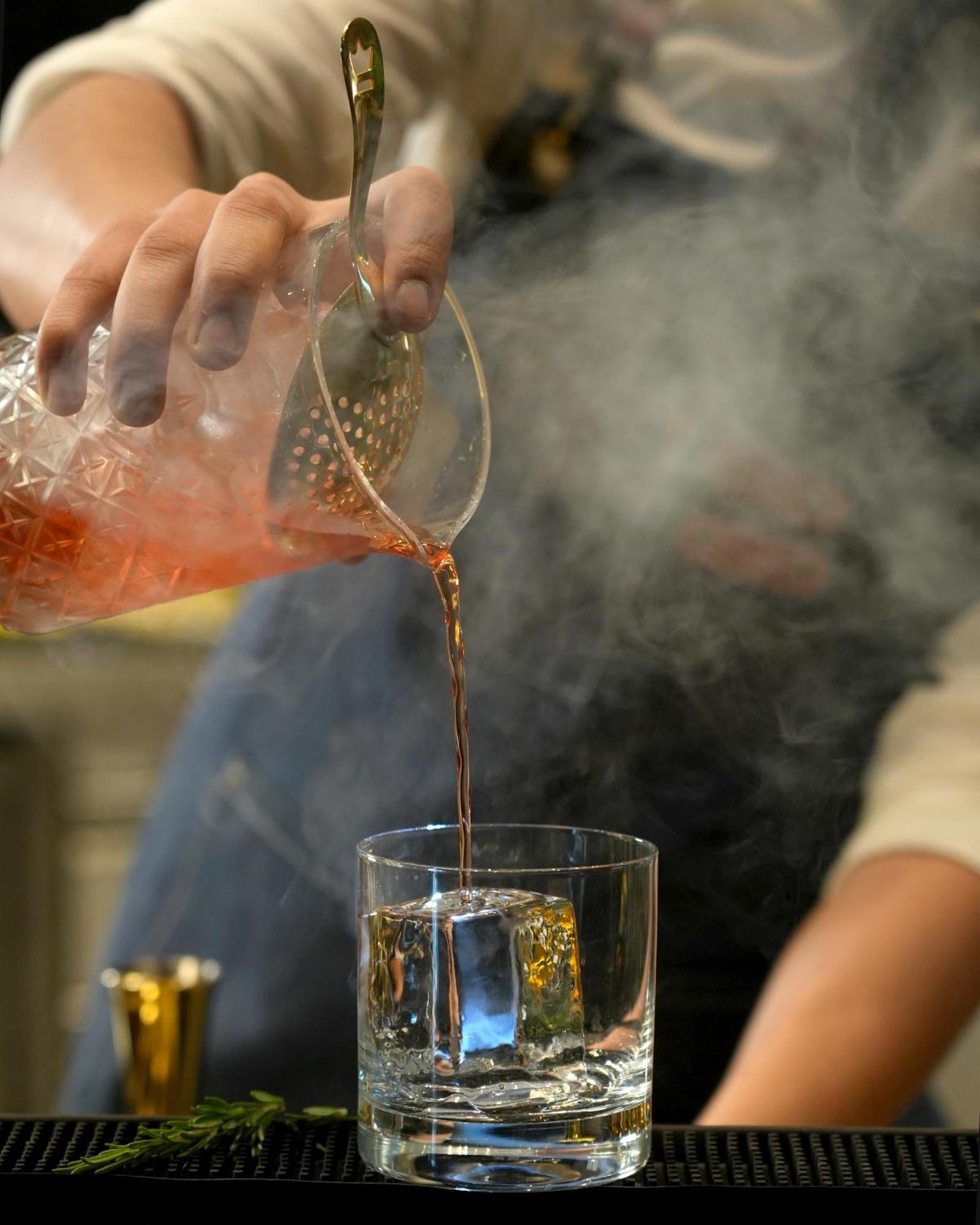 Fairmont Riyadh Eksteriør bilde A glass of iced tea