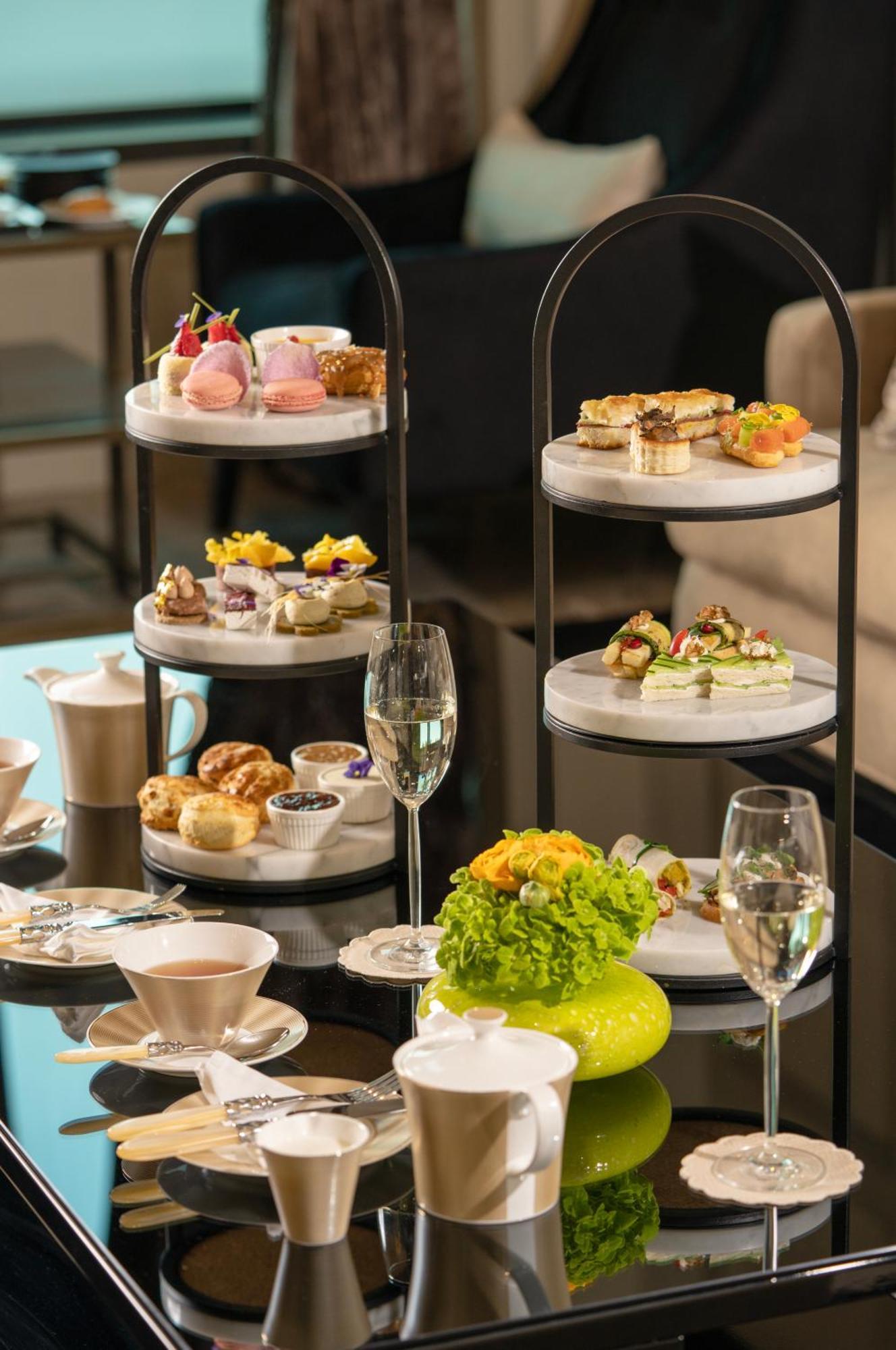 Fairmont Riyadh Eksteriør bilde Afternoon tea at the Mandarin Oriental, Munich