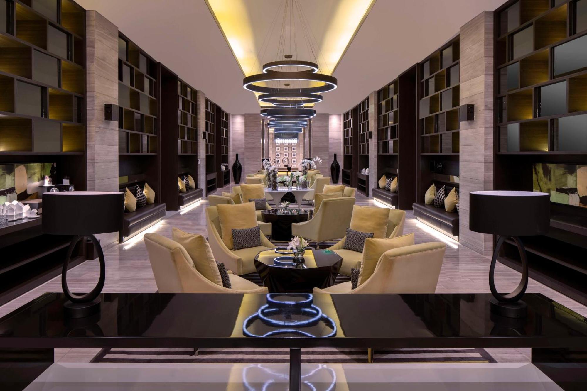 Fairmont Riyadh Eksteriør bilde The lobby of the hotel