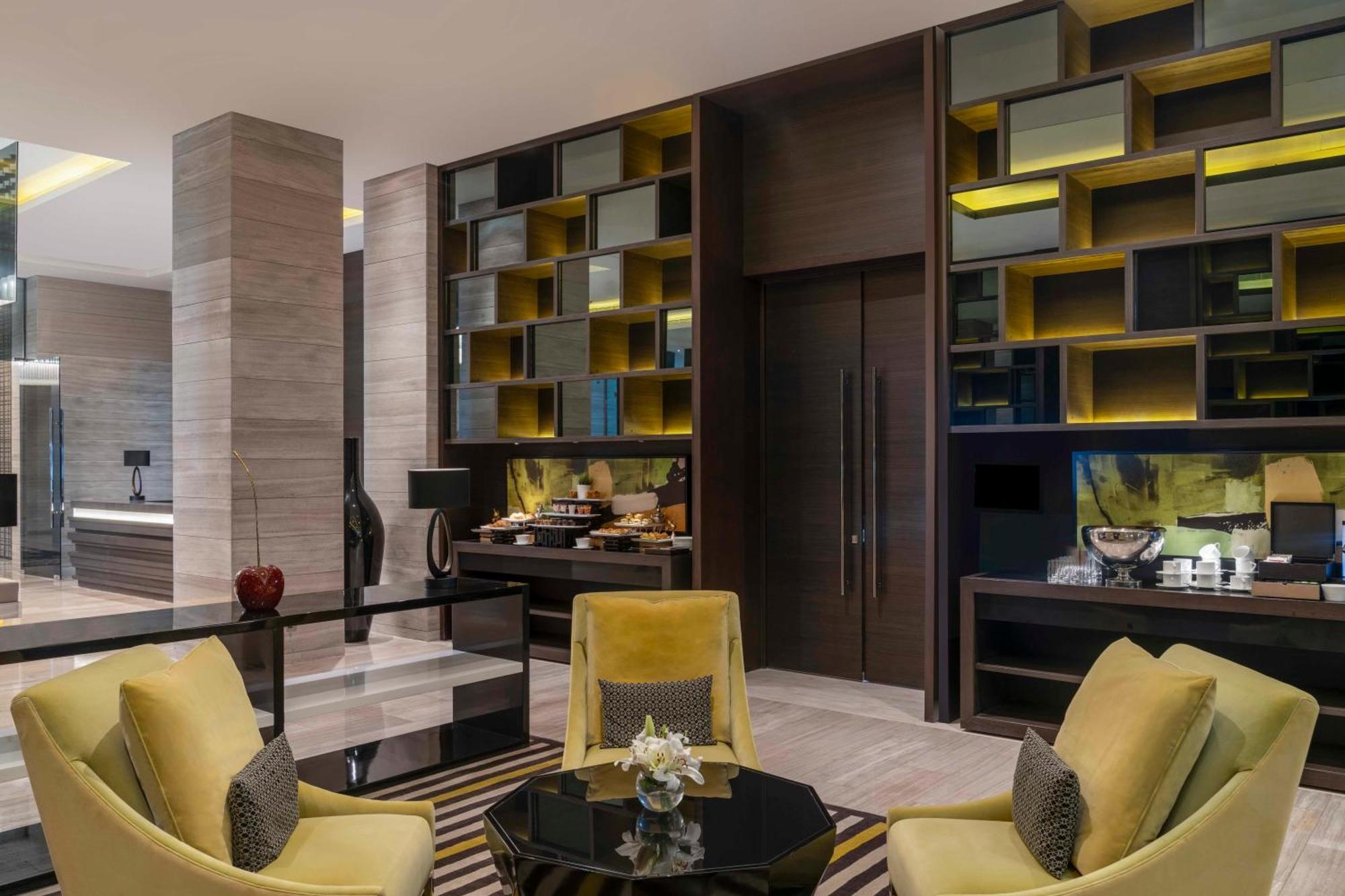 Fairmont Riyadh Eksteriør bilde The Executive Lounge at the hotel