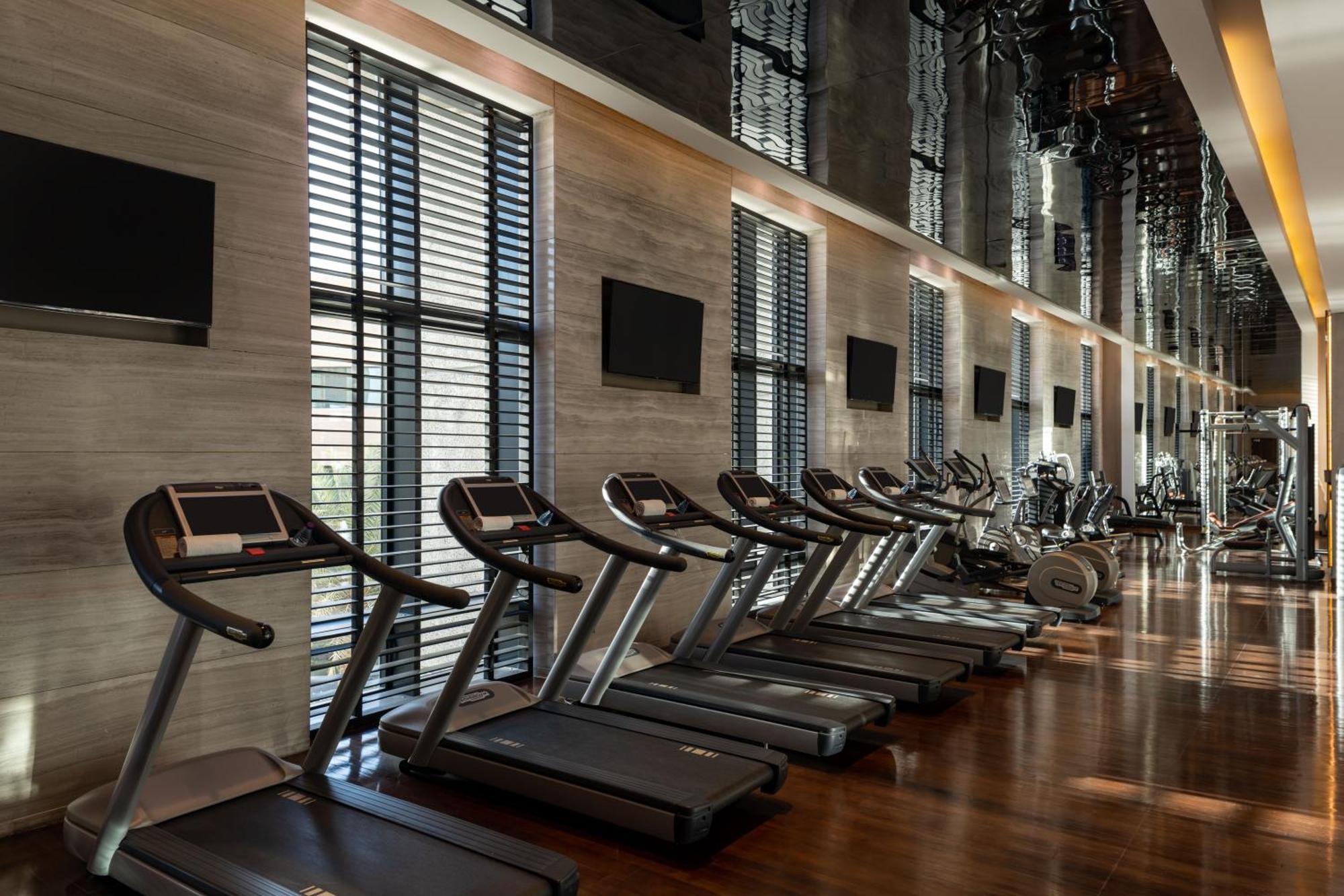Fairmont Riyadh Eksteriør bilde The gym at the hotel