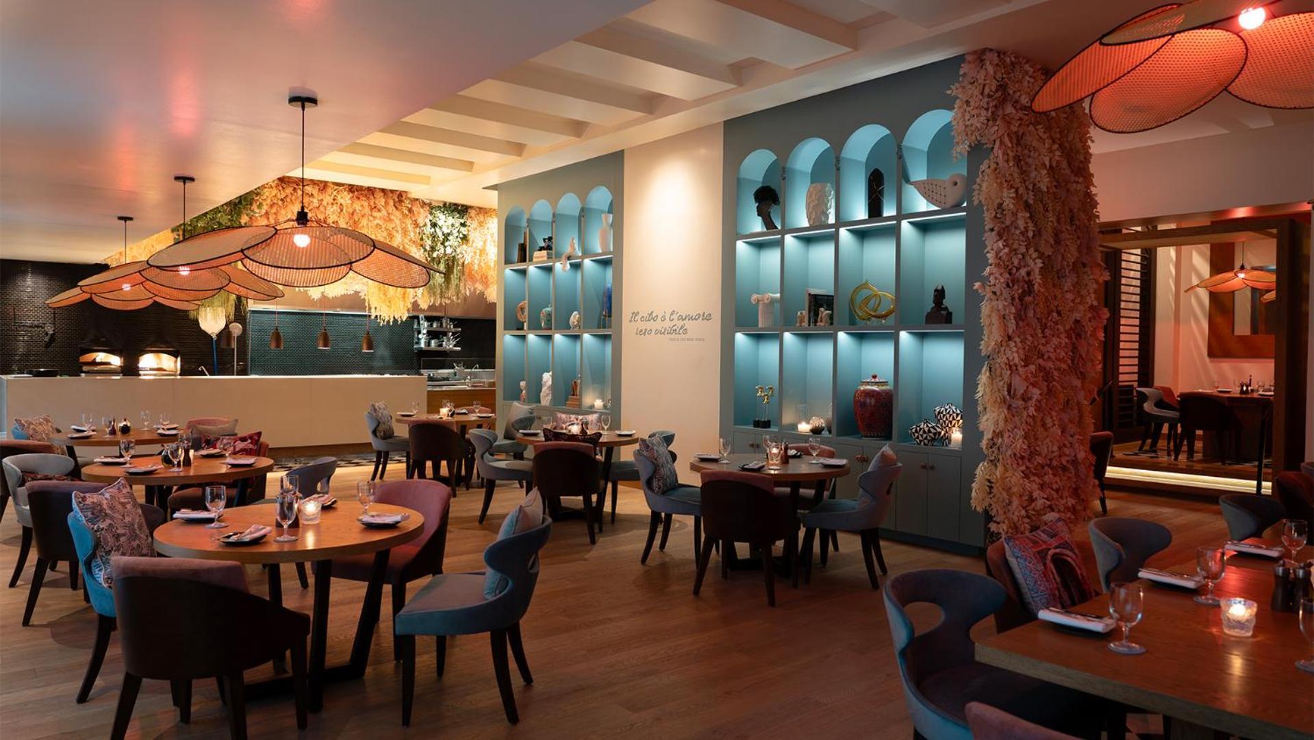 Fairmont Riyadh Eksteriør bilde Interior of the restaurant