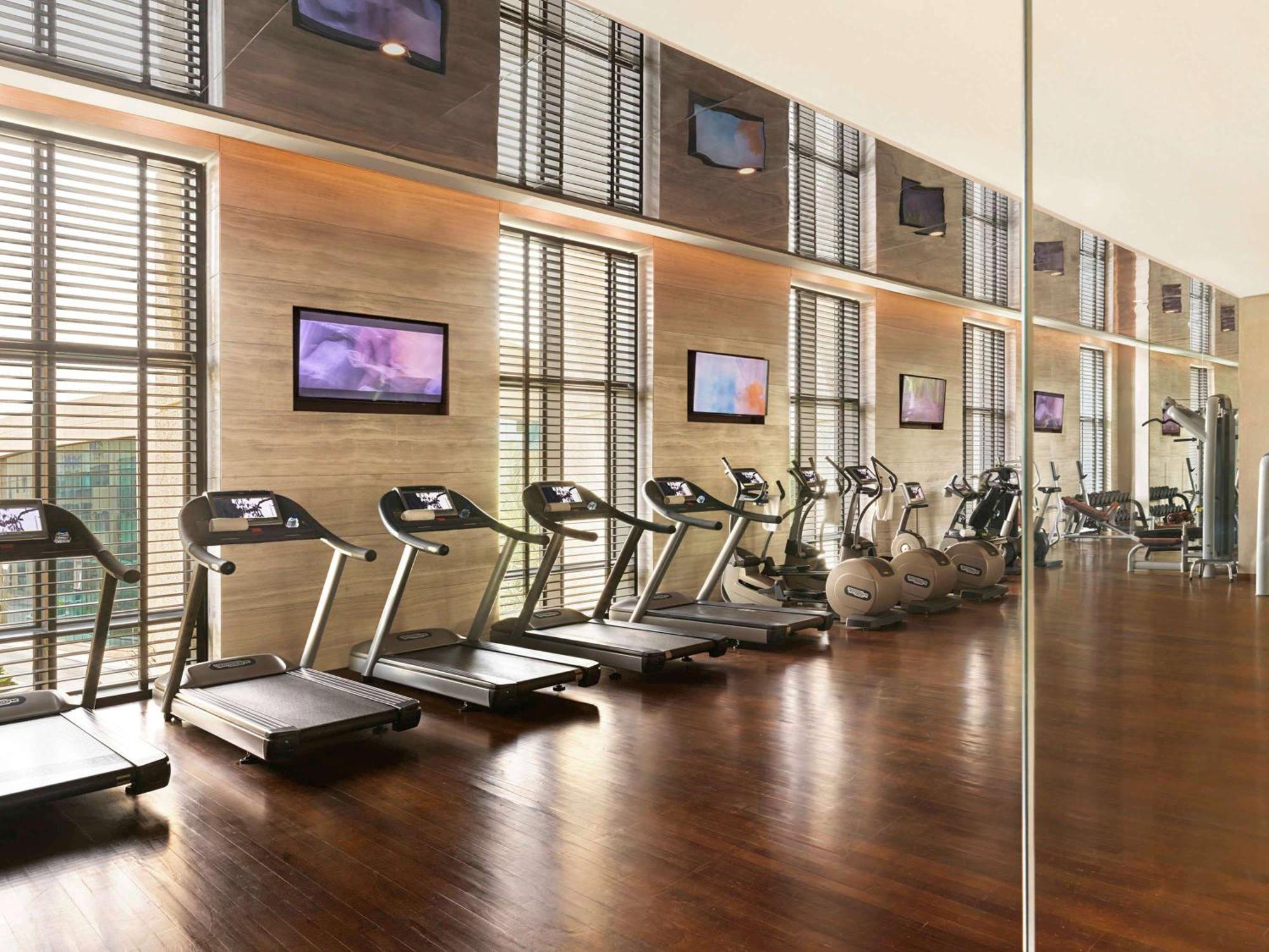 Fairmont Riyadh Eksteriør bilde The gym at the hotel